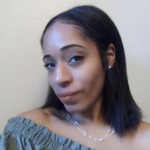 Meet your Posher, Nikia